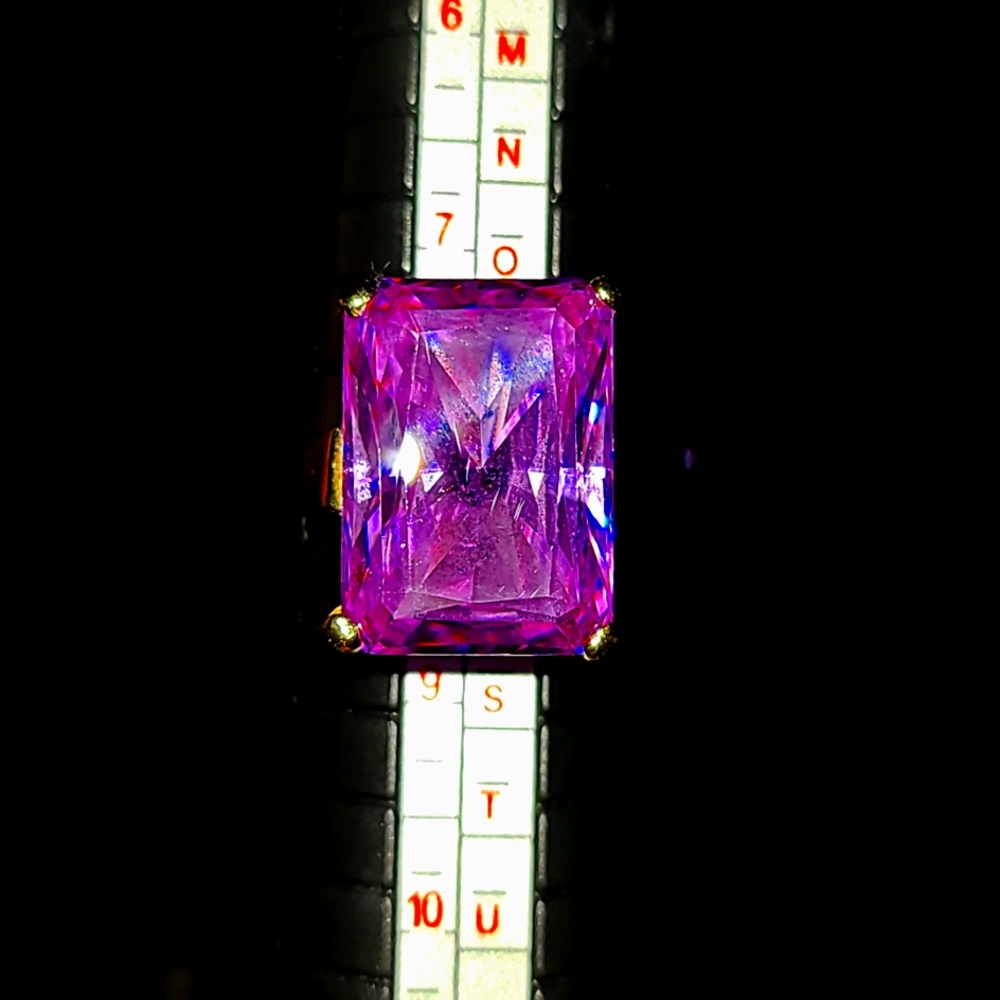 Women's 10k yellow gold and semi-precious purple Amethyst ring size 8